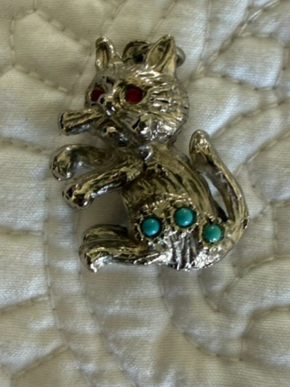 small cat pendant silver tone with rhinestones